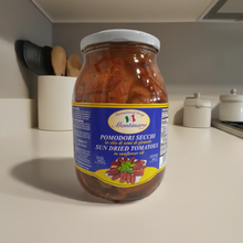 Load image into Gallery viewer, Montinaro Sun Dried Tomatoes in Olive Oil – 1kg Jar (Pack of 6) – Premium Italian Sun Dried Tomatoes for Restaurants and Catering